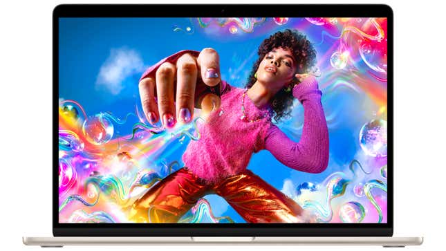 Imagen para el artículo titulado Apple presenta la MacBook Air de 15 pulgadas en la WWDC 2023
